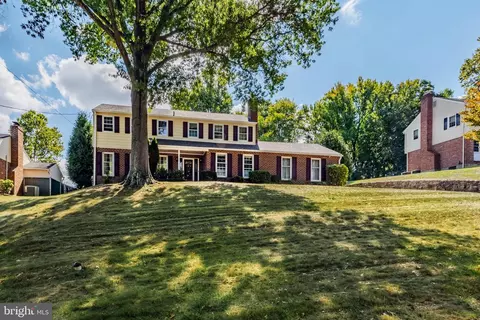 207 Laurel Ln, Broomall, PA 19008