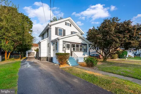19 Elbon Rd, Brookhaven, PA 19015