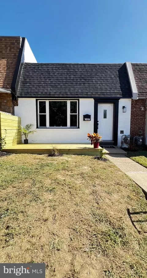 1407 Simpson St, Marcus Hook, PA 19061 photo 3