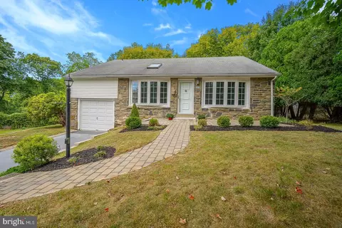 116 Holly Rd, Broomall, PA 19008
