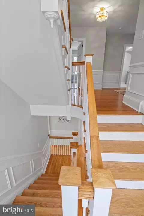 Entry Way - 321 S Wayne Ave, Wayne, PA 19087 photo 9 of 18