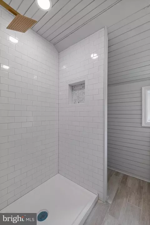 Bath - 321 S Wayne Ave, Wayne, PA 19087 photo 12 of 14