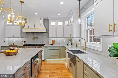 Kitchen - 321 S Wayne Ave, Wayne, PA 19087 photo 4 of 7