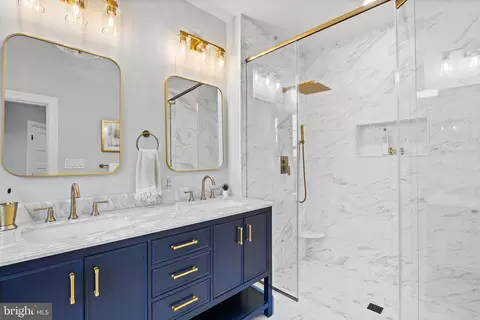 Bath - 321 S Wayne Ave, Wayne, PA 19087 photo 7 of 14