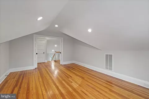 Entry Way - 321 S Wayne Ave, Wayne, PA 19087 photo 16 of 18