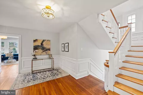 Entry Way - 321 S Wayne Ave, Wayne, PA 19087 photo 10 of 18