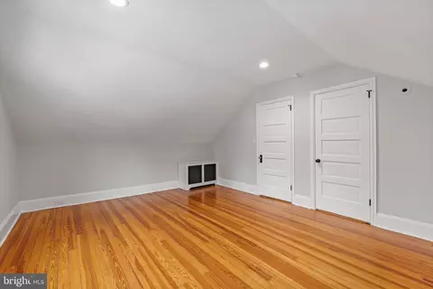 Bedroom - 321 S Wayne Ave, Wayne, PA 19087 photo 8 of 10