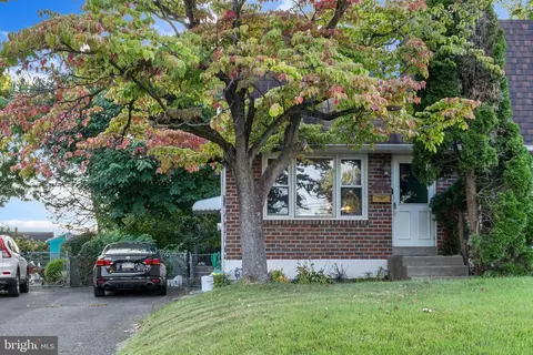 1202 Oak Ln, Brookhaven, PA 19015