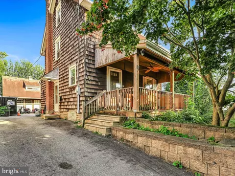 87 S Sproul Rd, Broomall, PA 19008