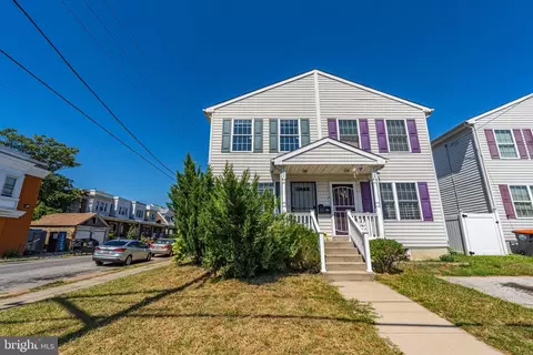 800 E 9th St, Chester, PA 19013