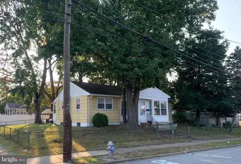 99 Wyandotte St, Essington, PA 19029