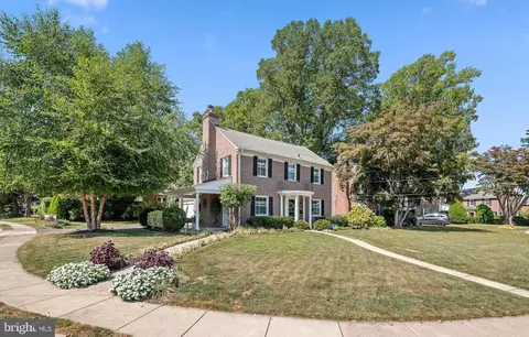 300 Shelbourne Rd, Havertown, PA 19083