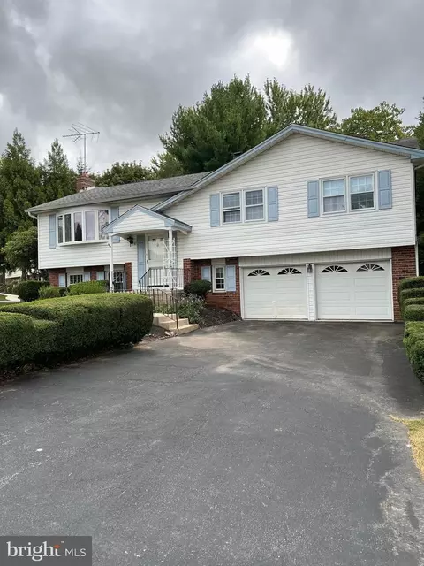 67 Hidden Valley Rd, Aston, PA 19014
