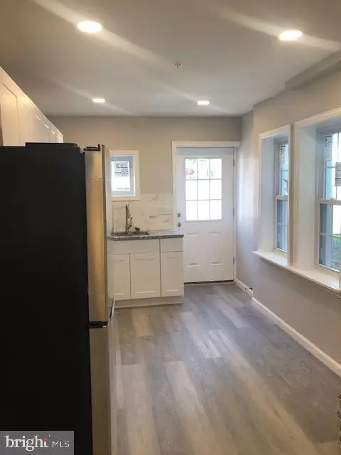 911 Green St, Marcus Hook, PA 19061 photo 5
