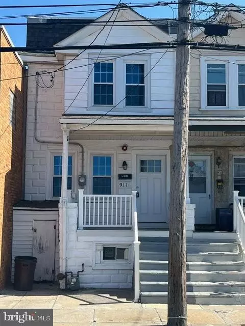 911 Green St, Marcus Hook, PA 19061