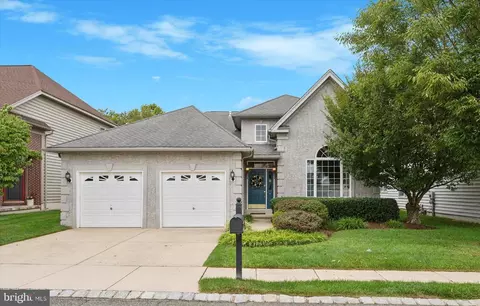 27 Hutton Ln, Garnet Valley, PA 19060