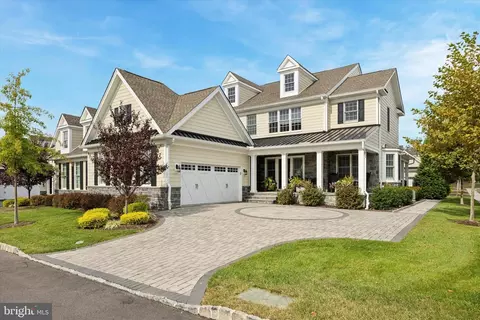 401 Berlo Ln, Newtown Square, PA 19073