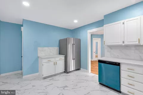 Kitchen - 200 Kingston Rd, Upper Darby, PA 19082 photo 2 of 2