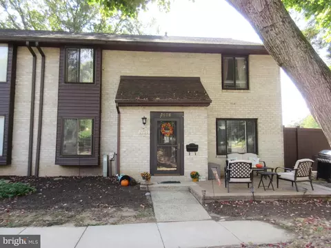 2608 Red Oak Cir #2608-A, Springfield, PA 19064