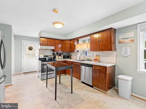 Kitchen - 67 Old State Rd, Springfield, PA 19064 photo 1 of 4