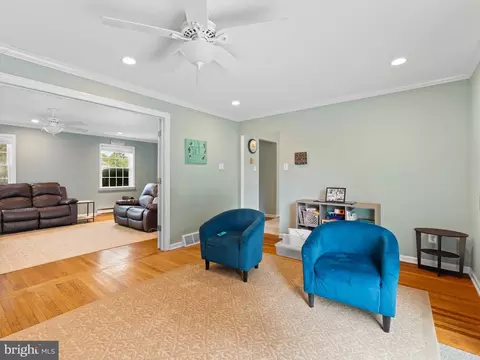 Living - 67 Old State Rd, Springfield, PA 19064 photo 3 of 3