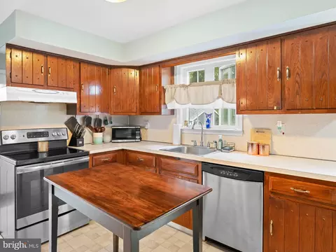 Kitchen - 67 Old State Rd, Springfield, PA 19064 photo 4 of 4