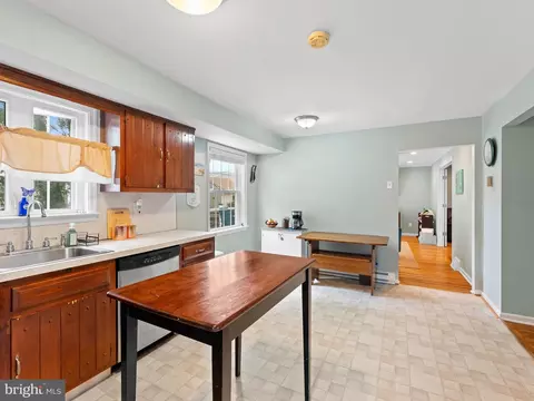 Kitchen - 67 Old State Rd, Springfield, PA 19064 photo 2 of 4