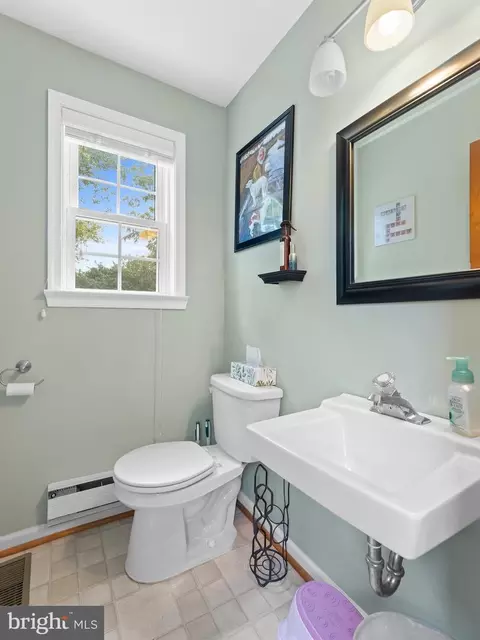 Bath - 67 Old State Rd, Springfield, PA 19064 photo 1 of 4