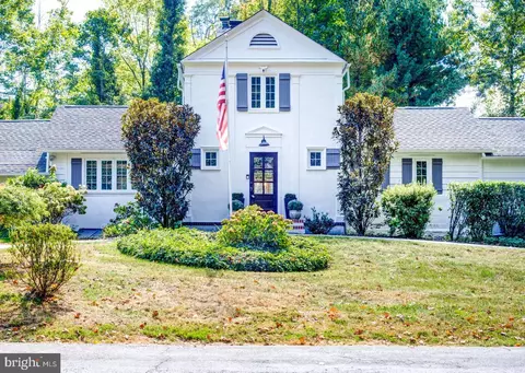 808 Castlefinn Ln, Bryn Mawr, PA 19010