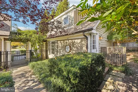 Exterior - 709 Eagle Rd, Wayne, PA 19087 photo 9 of 12