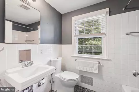 Bath - 709 Eagle Rd, Wayne, PA 19087 photo 5 of 6