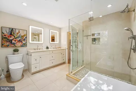 Bath - 709 Eagle Rd, Wayne, PA 19087 photo 3 of 6