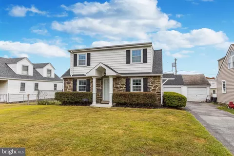 18 Sheridan Ln, Aston, PA 19014