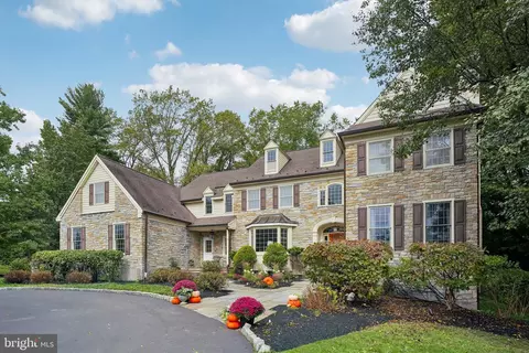 708 S Roberts Rd, Bryn Mawr, PA 19010
