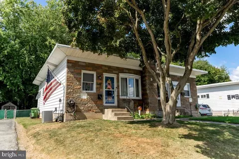 135 Morris Ave, Woodlyn, PA 19094