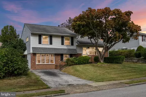 388 Westfield Dr, Broomall, PA 19008