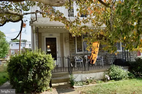 1223 Cobbs St, Drexel Hill, PA 19026