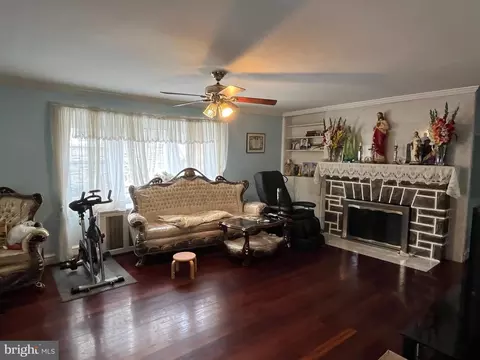 7119 Penarth Ave, Upper Darby, PA 19082 photo 2