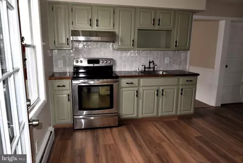 154 Harvey Ave, Linwood, PA 19061 photo 2