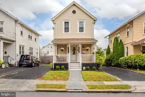 2512 E County Line Rd, Ardmore, PA 19003