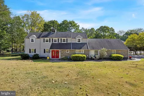 2695 Old Cedar Grove Rd, Broomall, PA 19008