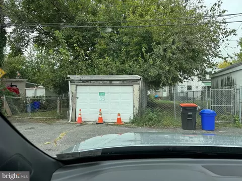 925 Pennell St #GARAGE ONLY, Chester, PA 19013
