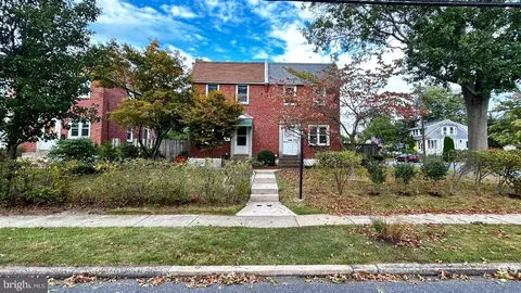 122 W Sylvan Ave, Morton, PA 19070