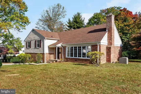 411 Saint Davids Ave, Wayne, PA 19087 photo 2