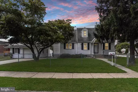 246 Chippewa St, Essington, PA 19029