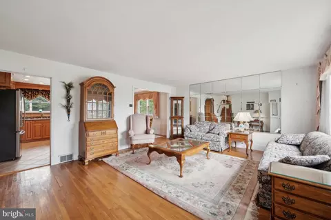 Living - 443 Maddock Rd, Springfield, PA 19064 photo 1 of 2