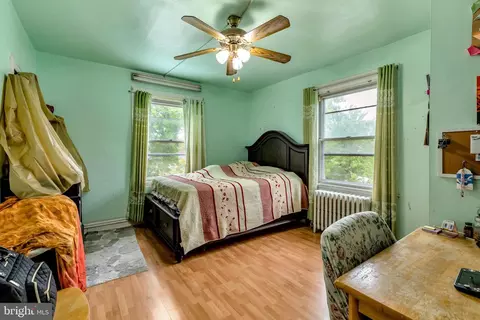 Bedroom - 7017 Wayne Ave, Upper Darby, PA 19082 photo 2 of 10