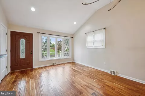 2207 Broomall St, Ogden, PA 19061 photo 3