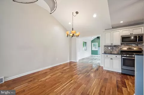 2207 Broomall St, Ogden, PA 19061 photo 7