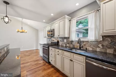 2207 Broomall St, Ogden, PA 19061 photo 10